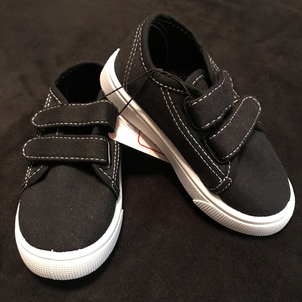 NWT BLACK SNEAKERS WITH VELCRO STRAPS - Picture 2 of 6